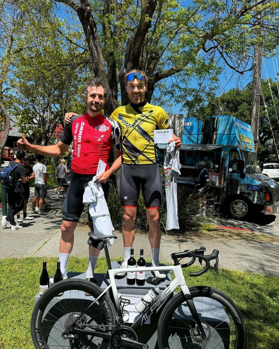 Wrapping up an awesome weekend put on by @berkeleybike at the #berkeleyomnium! The big winner for the weekend was @jacobeyj , taking 🥉in the #berkelyhillsroadrace, 🥇in the #berkeleystreetscriterium, and 🥇in the Omnium in the Elite 4 category! DVC walked away with another 🥇over the weekend in the 35+ 3/4 field with @pier_diprima taking top honors in the criterium. A new “Italian Stallion” in the making? 🤣 Also in the 35+ 3/4 field, the inaugural member of the DVC Colombian contingent @germanandresz wrapped up 🥉 in the Omnium after placing 7th in both the road race and criterium. Consistency pays off! Finally, the man, the myth, the master of data privacy - Gabe P. taking a well deserved 🥈in the 35+ 123 field after towing a 3 man break for the bulk of the race! Amazing job everyone! On to the next weekend!

@sportful @sfitalianathleticclub @equatorcoffees @poggio_labs @achieveptc @tripsforkidsmarin @sage.realestategroup @marinservicecourse @jkbrkb  #onewealthadvisors