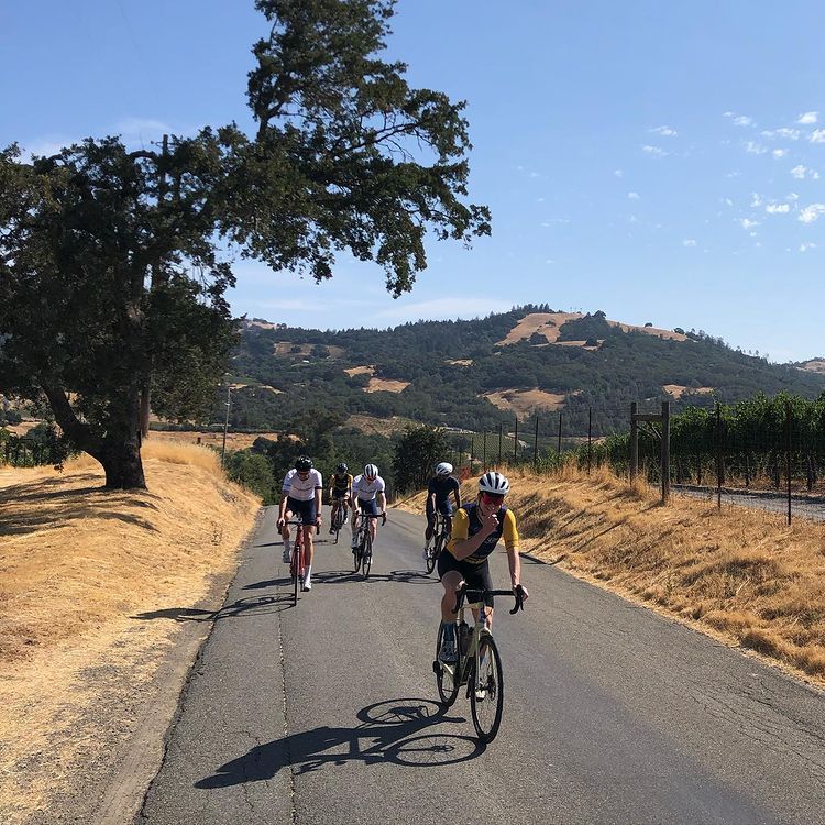 And that’s a wrap! The third and final day of team camp started as a recovery ride and evolved into a series of attacks, breakaways and town sign sprints. We wouldn’t have it any other way

 #thesweetlife #dolcevitacycling #cyclingteam
#cyclingphotos