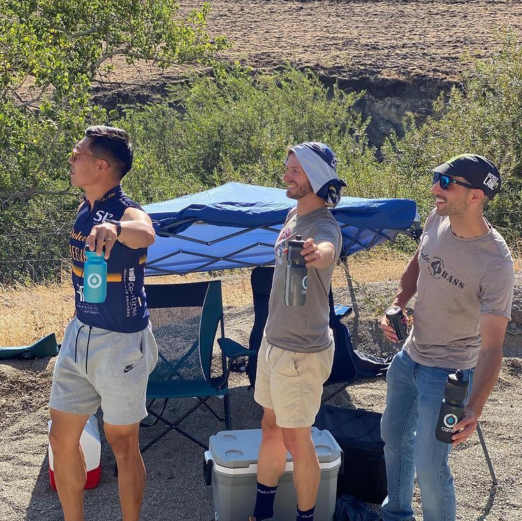 Another Patterson Pass Road Race in the books! It was hot and punishing like it is every year, but we had plenty of ice socks and ice cold @osmonutrition to to get the boys through it! Congrats to German Zamora for his first win (Novice)! And big ups to our other our podium finishers Aaron Smith (2nd - 35+ Cat 4) and @paul_climbs_rocks (5th - Cat 4) and all the rest of our DVC racers for suffering through and flying the gold and blue! And a huge thank you for our Dolces that came to work the feed zone! On to the next race! Finish line photo: @katieymiu 
.
.
.
#velopromo #ncnca #dolcevita #osmonutrition #untappedmaple #trekbikes #sl2cyclingwear #equatorcoffee #achieveptc #owa