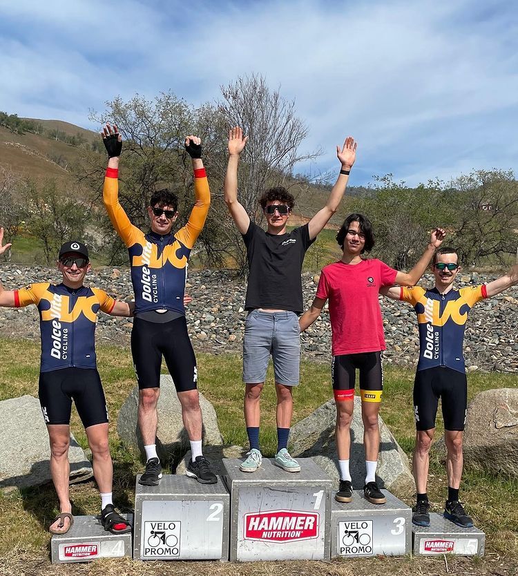 It was a triple header this weekend; we swarmed the podiums and took home some sweet cherry pie 🏁 

🍒🥧
@etrepum🥇 

Pine Flat
@jesse.gibbs - 🥈,M40+,3/4
Gabriel P - 🥈, E4
@mathadapted - 4th, E4
@paul_climbs_rocks - 5th, E4
@germanandresz - 6th, E4

Cantua Creek
Gabriel P - 5th, E4

#dolcevita #cycling #cherrypiecriterium #pineflatroadrace #cantuacreekrr #cyclingphotos #velopromo