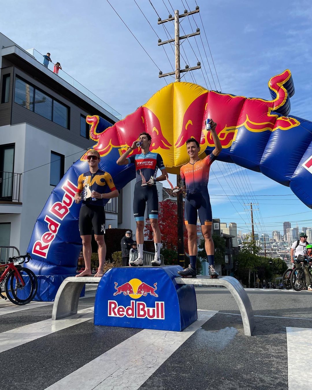 Congrats @harryelworthy on taking 🥈at the @redbull Bay Climb! A super strong follow up to your title defense!  Is it the off-season now?? 

Let’s go DVC!

@obbi.cc @sfitalianathleticclub @equatorcoffees @achieveptc @untappedmaple @tripsforkidsmarin  @worldbicyclerelief @marinservicecourse @osmonutrition @jkbrkb #themenkegeoup #onewealthadvisors