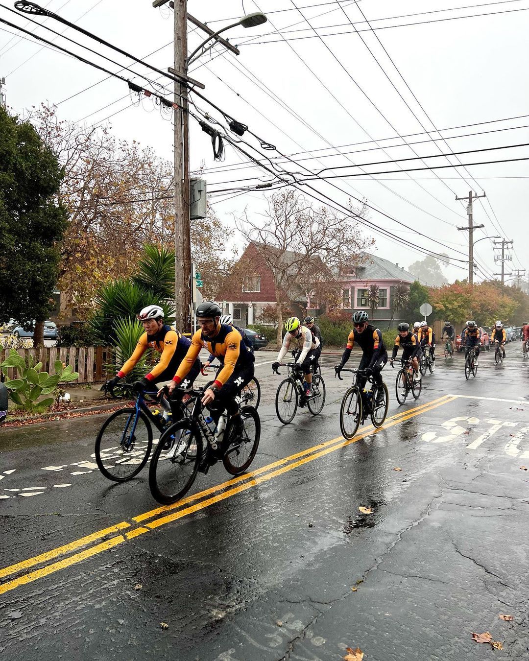 Wet and wild DVC team ride. Cleared up for some good times in the East Bay!

@obbi.cc @sfitalianathleticclub @equatorcoffees @achieveptc @untappedmaple @tripsforkidsmarin  @worldbicyclerelief @marinservicecourse @osmonutrition @jkbrkb #themenkegeoup #onewealthadvisors