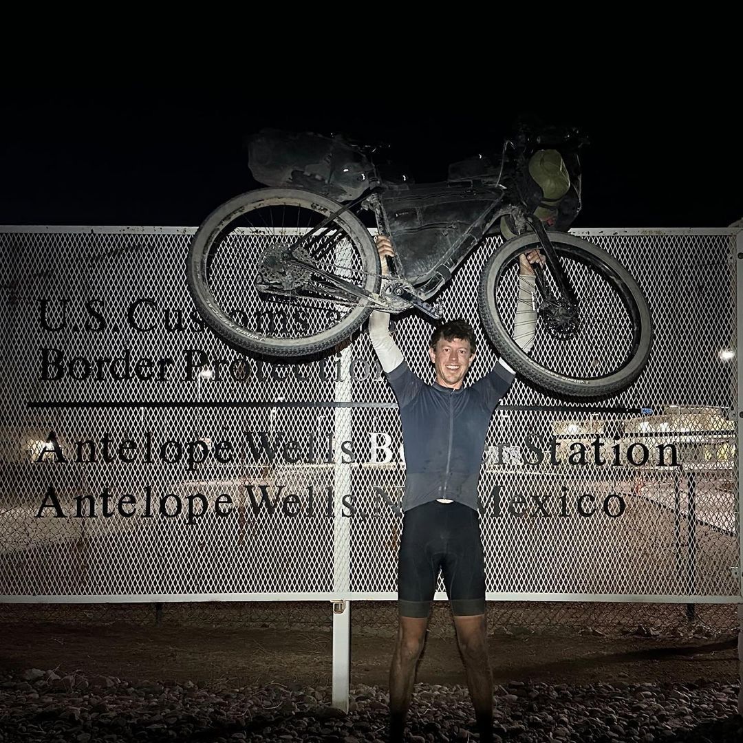 Let’s hear it for @tjsnydr who recently completed the Tour Divide from Banff to Antelope Wells, New Mexico. Tim rode a casual 2697 miles in 22 days 21 hours and 54 minutes 🤯. That’s an average of 117 miles a day on a fully loaded bike. What a monster!

#tourdivide #tourdivide2023