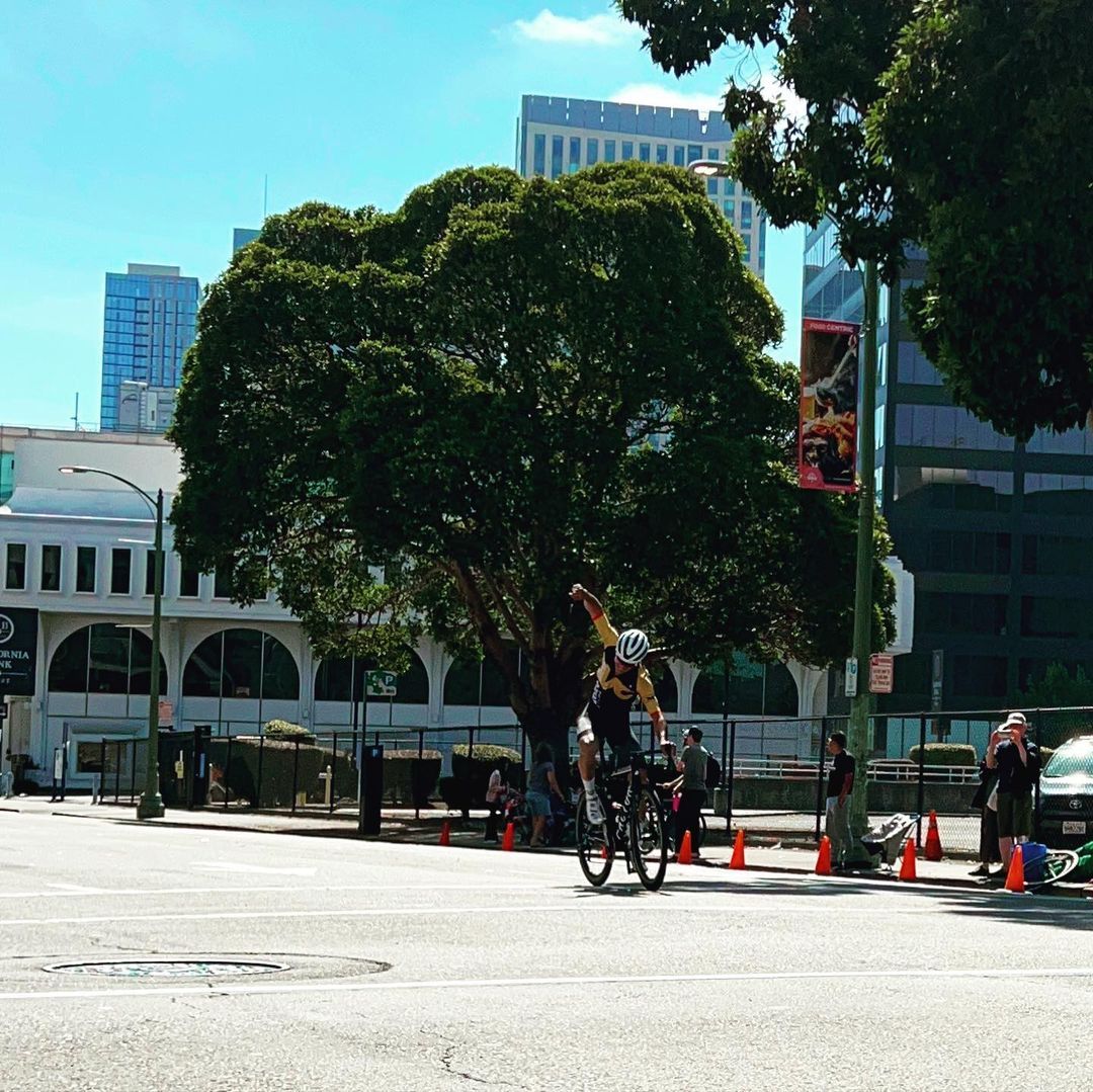 Big weekend for DVC on the road and the track! Stephen Doll raked in 🥇🥇🥇at the district championships on the track! And @aymenelgorani secured a solid 🥉in the E3 field at @velopromo Oakland Grand Prix after trying to bridge to two leaders out front. Let’s go Dolce!!!!

@sportful @sfitalianathleticclub @equatorcoffees @poggio_labs @achieveptc @tripsforkidsmarin @sage.realestategroup @marinservicecourse @jkbrkb #themenkegeoup #onewealthadvisors