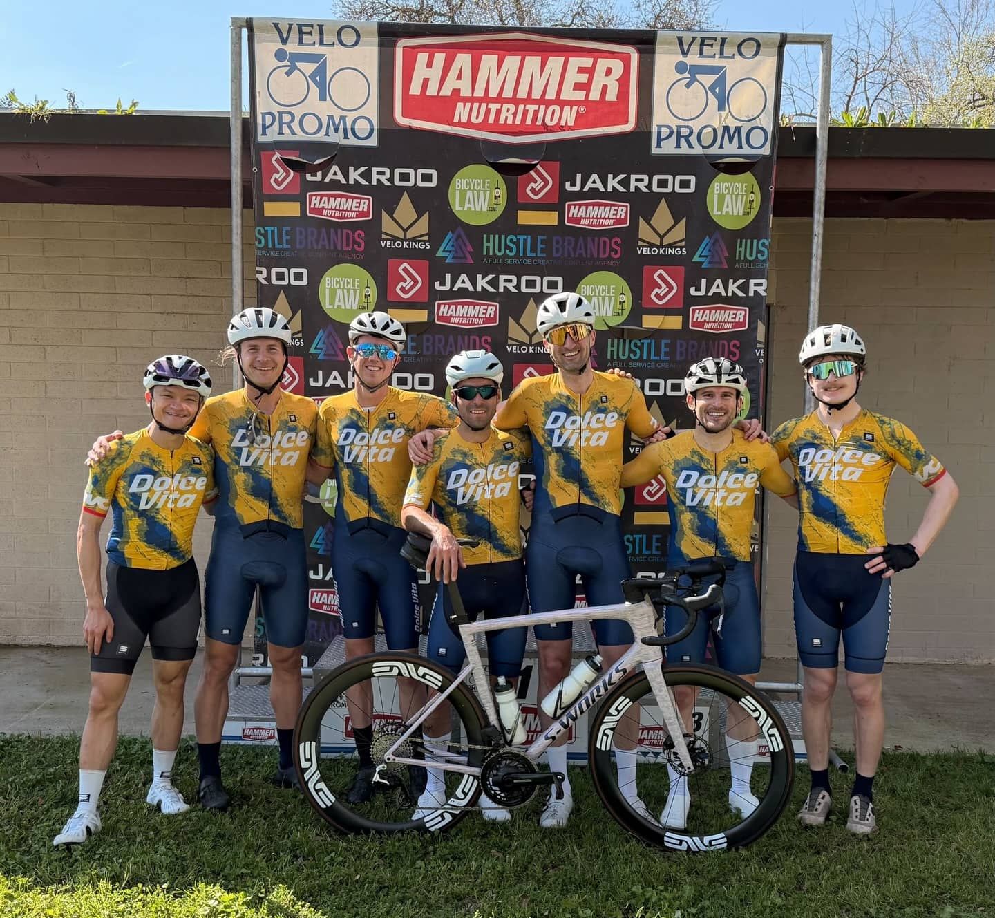 THREE3 SQUAD running the town over at Snelling🚀🔥

#bayareacycling #critracing #groupride #cycling #sanfrancisco  northerncalifornia crit racing roadbike