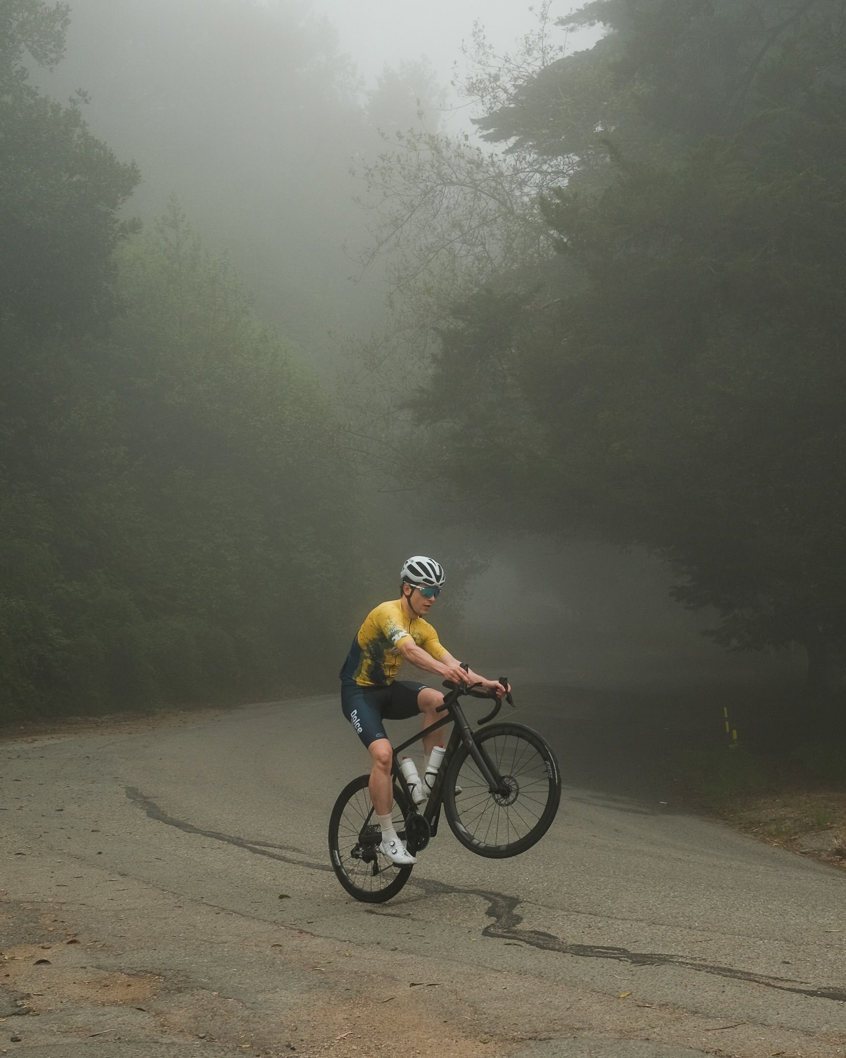 Foggy morning vibes with @dolce_vita_cycling. Moment of appreciation for our 2026 kit and sponsors 🙌
#cycling #ncnca #dolcevitacycling #racebikes