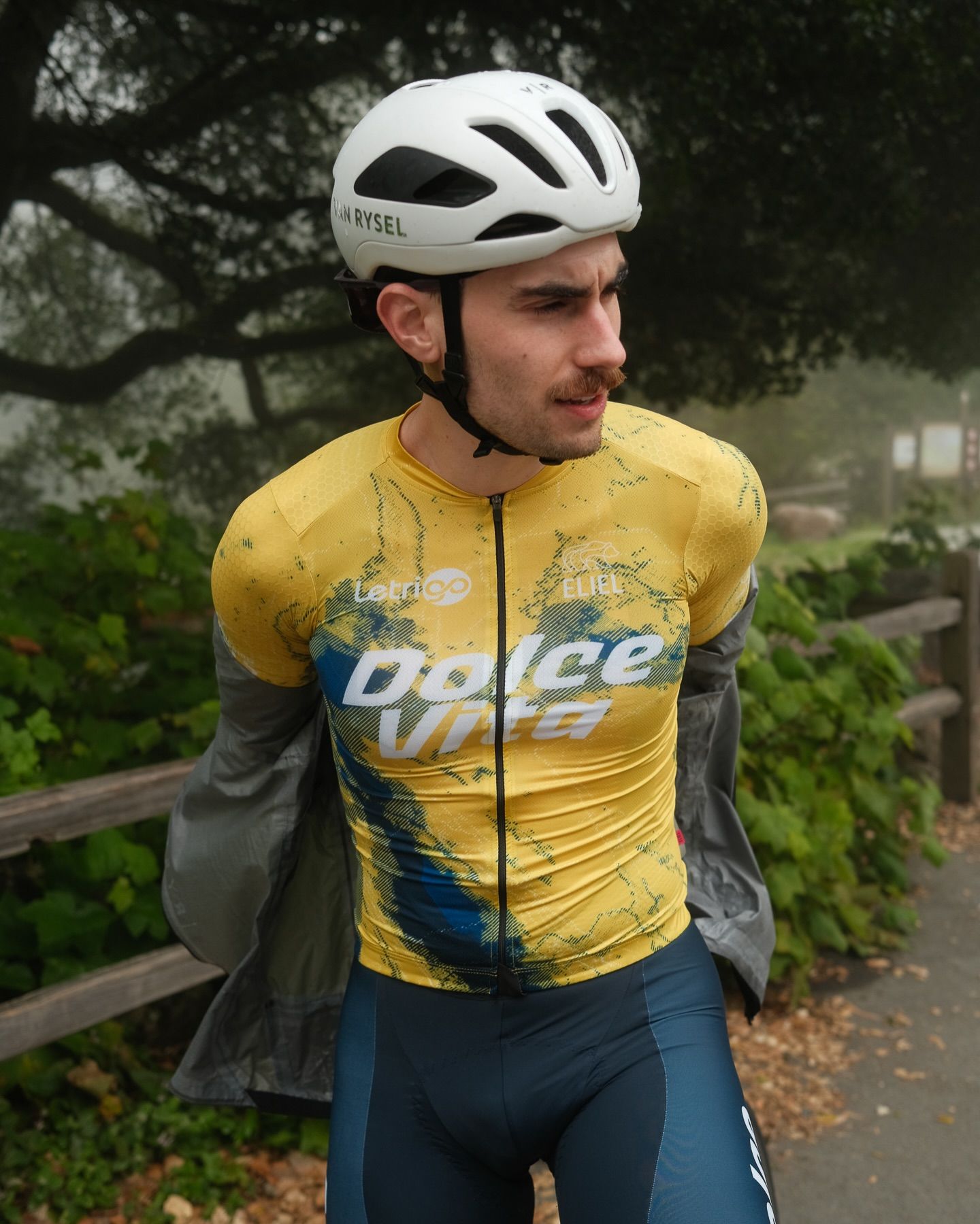 Foggy morning vibes with @dolce_vita_cycling. Moment of appreciation for our 2026 kit and sponsors 🙌
#cycling #ncnca #dolcevitacycling #racebikes